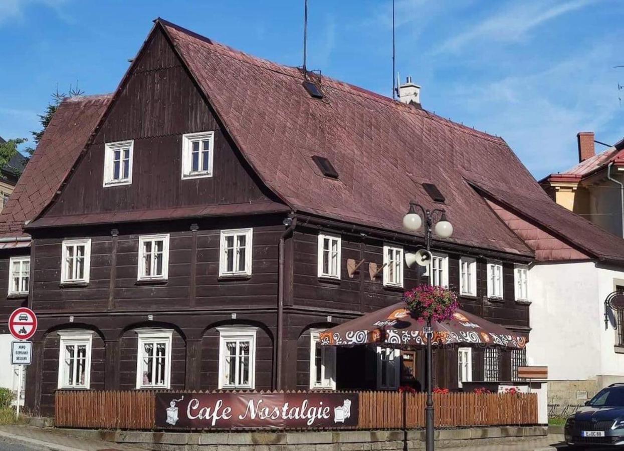Cafe Nostalgie Dvouluzkovy Romanticky Pokoj Krásná Lípa Εξωτερικό φωτογραφία